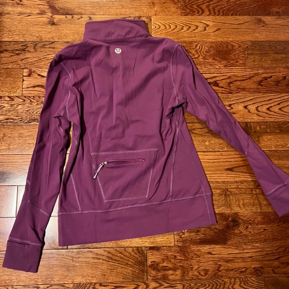 Sz 8 lululemon pullover - Picture 2 of 2
